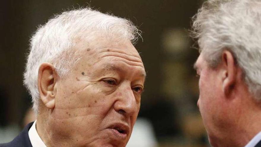 García-Margallo, ayer en Bruselas, con su homólogo luxemburgués.  // Efe