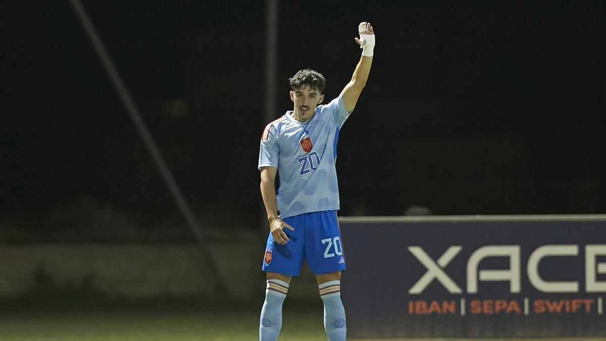 Diego López celebra su primer gol con la Sub-21
