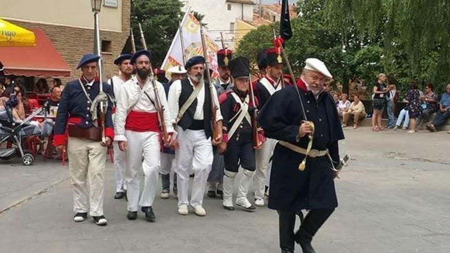 Los carlistas y los isabelinos vuelven al campo de batalla