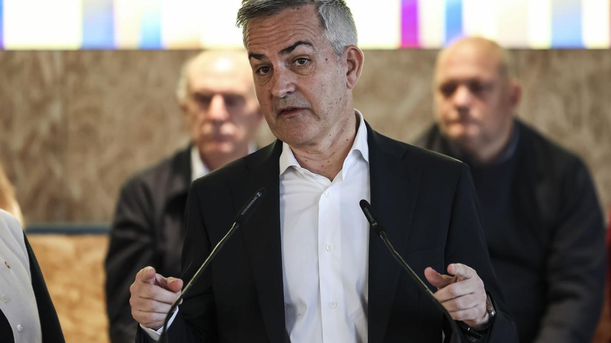 「これはラポルタかバルサの間の住民投票だ」