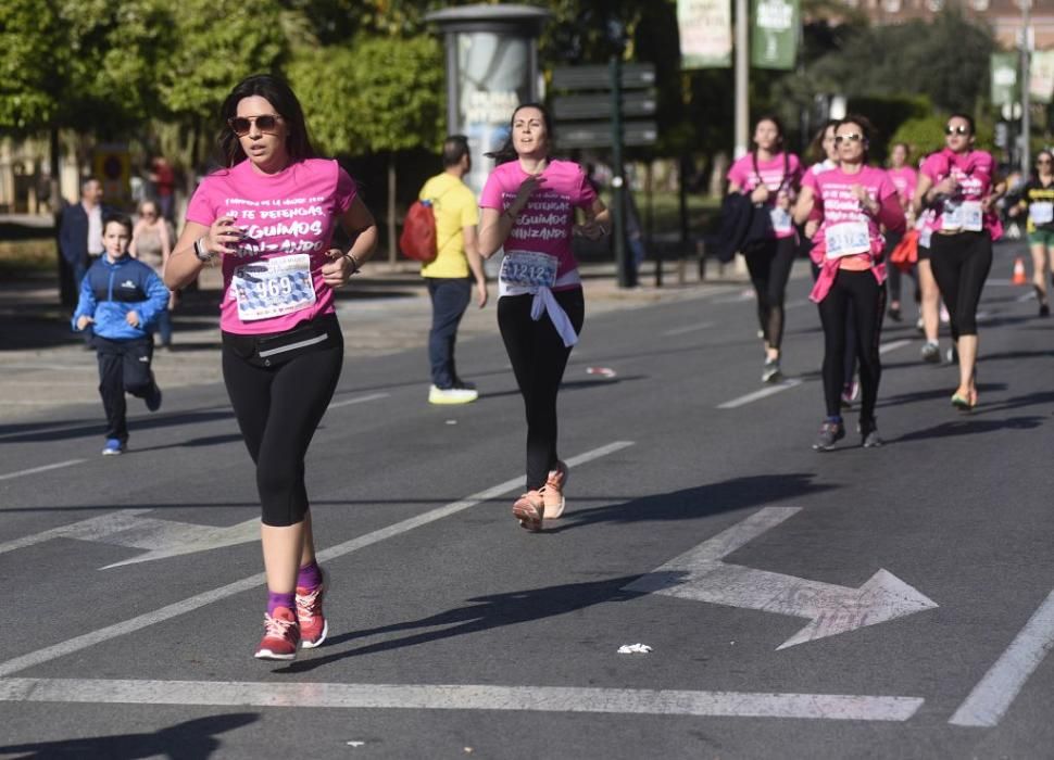 Ambiente en la V Carrera de la Mujer de Murcia