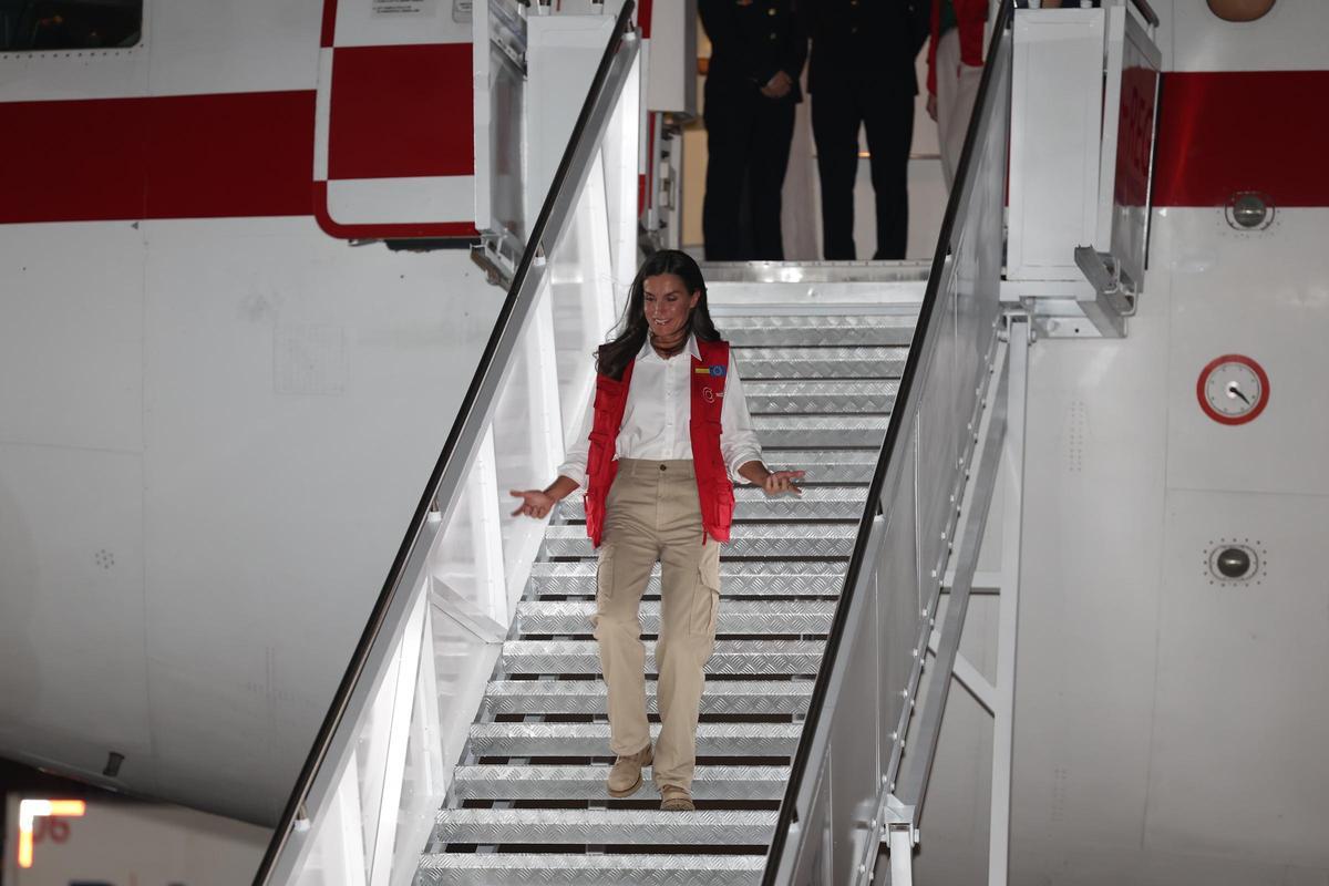 Letizia inicia su viaje de cooperación en Colombia
