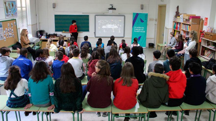 Unha das sesións cinéfilas que a Academia Galega do Audiovisual organizou no colexio Concepción Arenal.