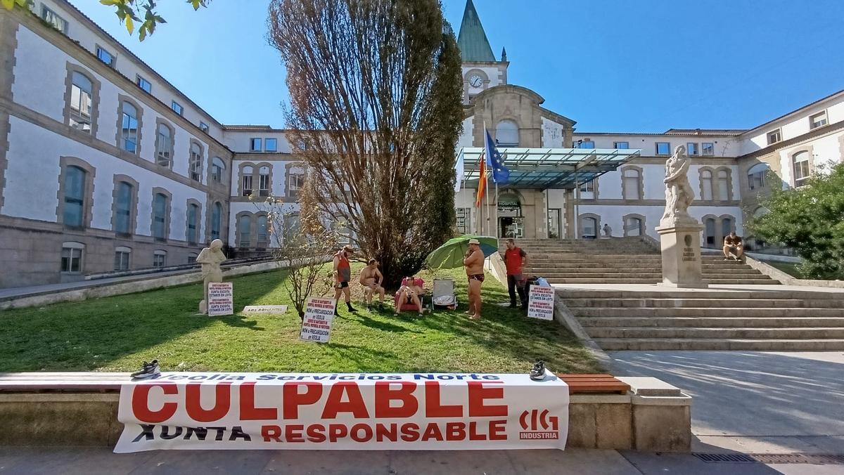 El jardín del Hospital Provincial fue el lugar escogido para la acampada.