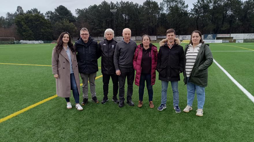 Catoira mejora su campo de fútbol