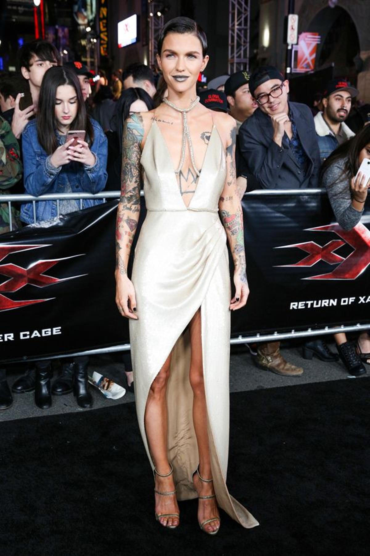 Ruby Rose de dorado en: 'xXx: Return of Xander Cage'