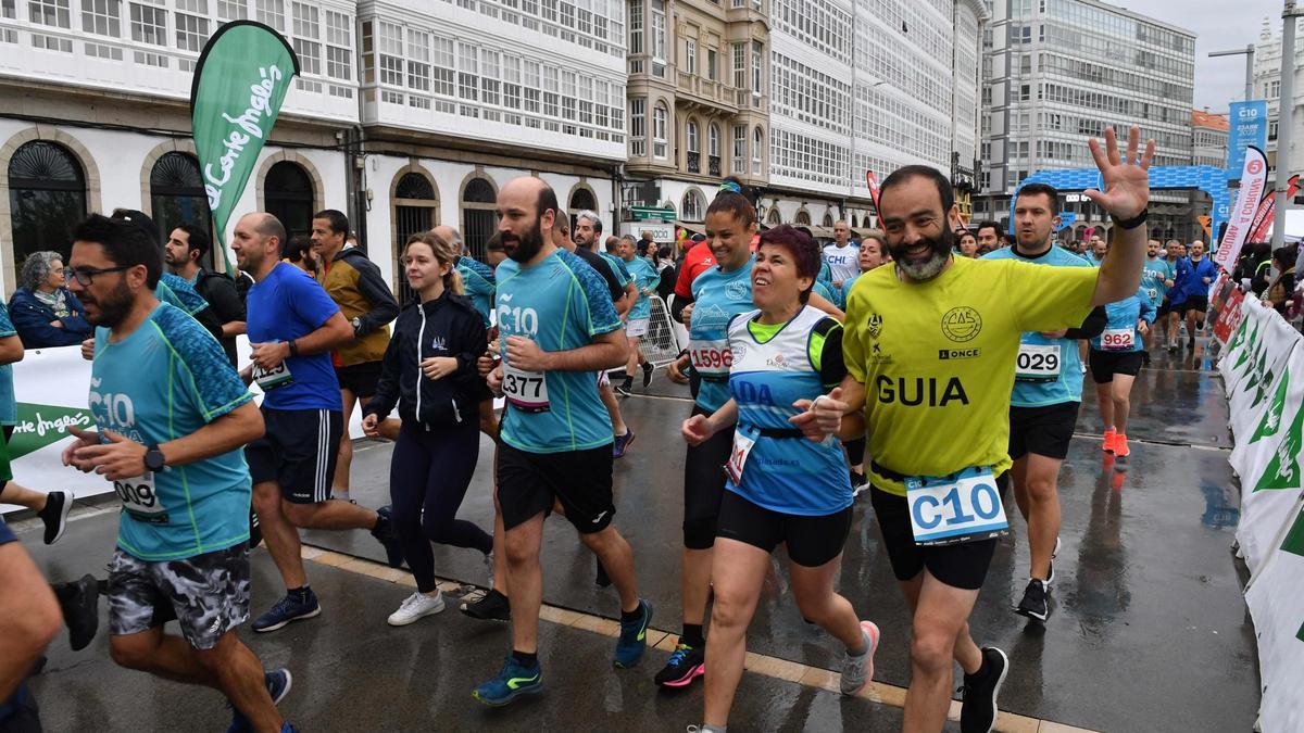 Participantes en la carrera popular Coruña 10 celebrada en 2023.