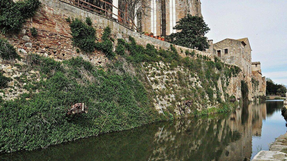 Les espitlleres de la muralla del Rec del Molí de Castelló.