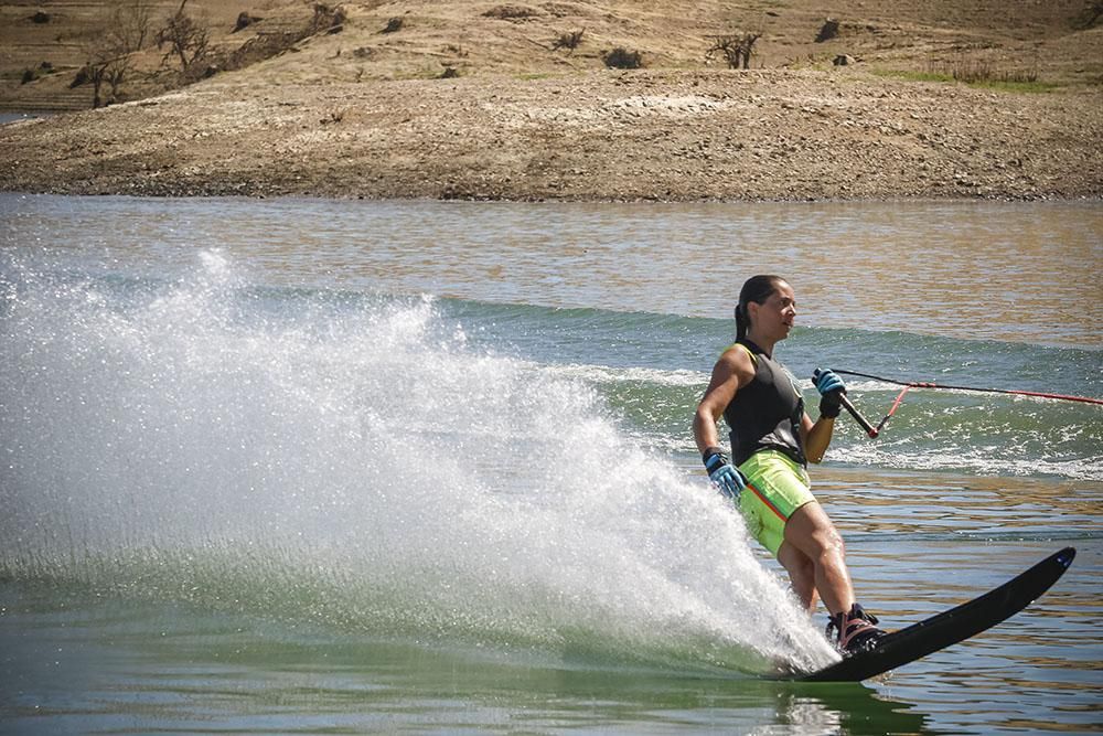 Surfeando en las playas de Córdoba