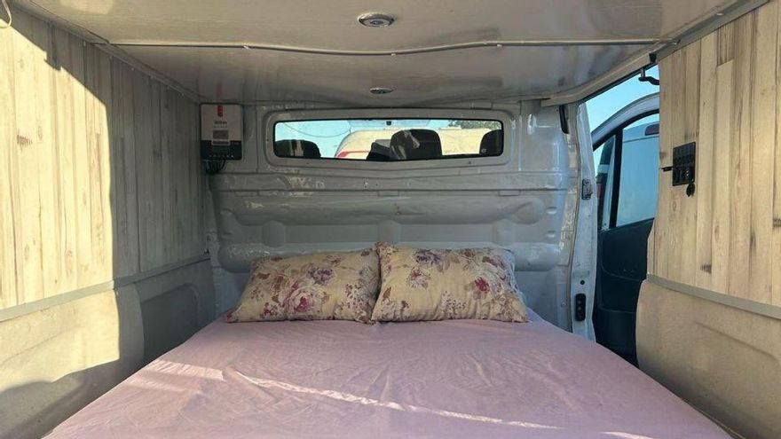 La furgoneta está en un aparcamiento de Ibiza