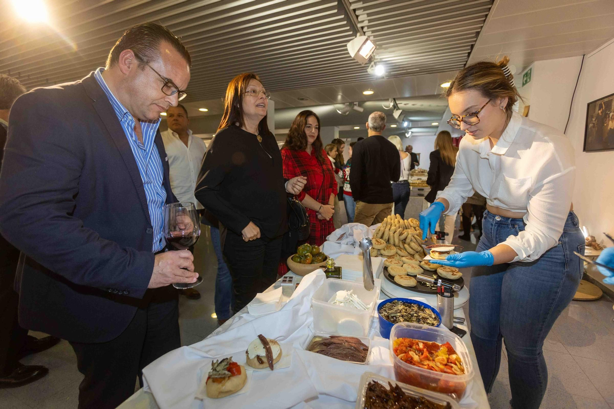 INFORMACIÓN se viste de Navidad con su tradicional comida de clientes y agencias