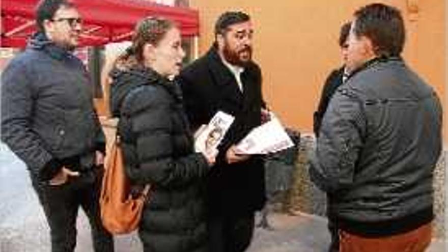 El cap de llista, Marc Lamuà, amb la candidata al Senat, Cristina López.