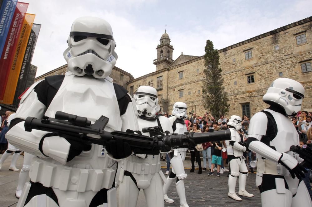 Cientos de aficionados a la saga festejan con un desfile los 40 años de la primera película