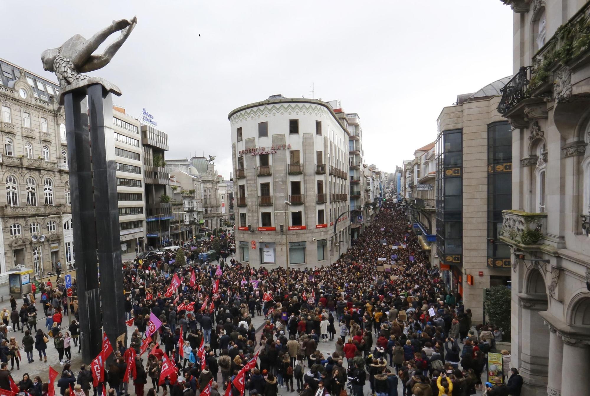 Más de 45.000 personas participaron en Vigo en la primera huelga feminista celebrada en España el 8 de marzo de 2018 Ricardo Grobas (2).jpg
