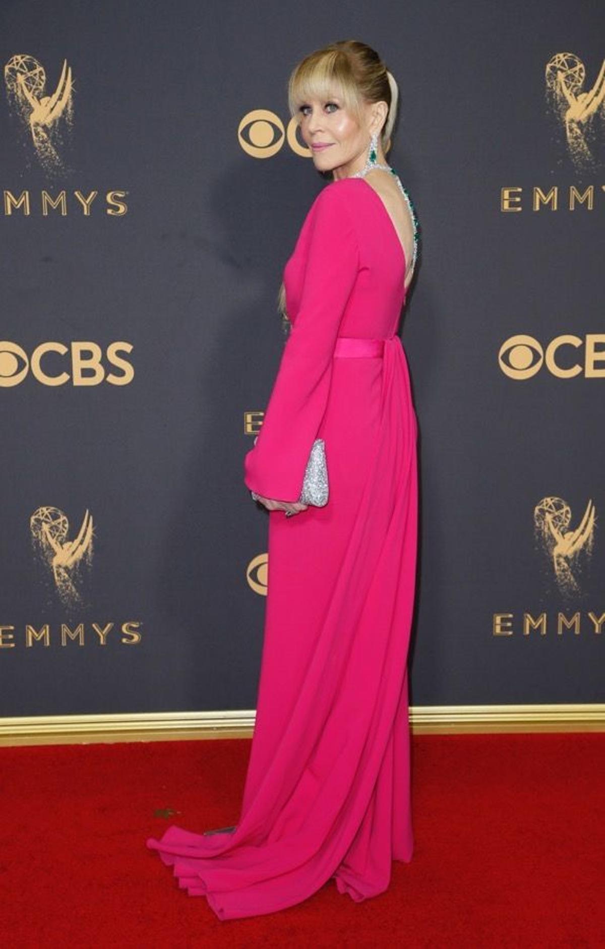 Jane Fonda en la alfombra roja de los Emmys