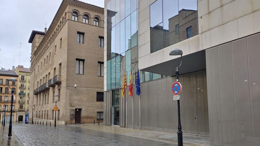 Un padre se expone en Zaragoza a siete años de cárcel por fotografiar desnudo a su hijo cuando dormía