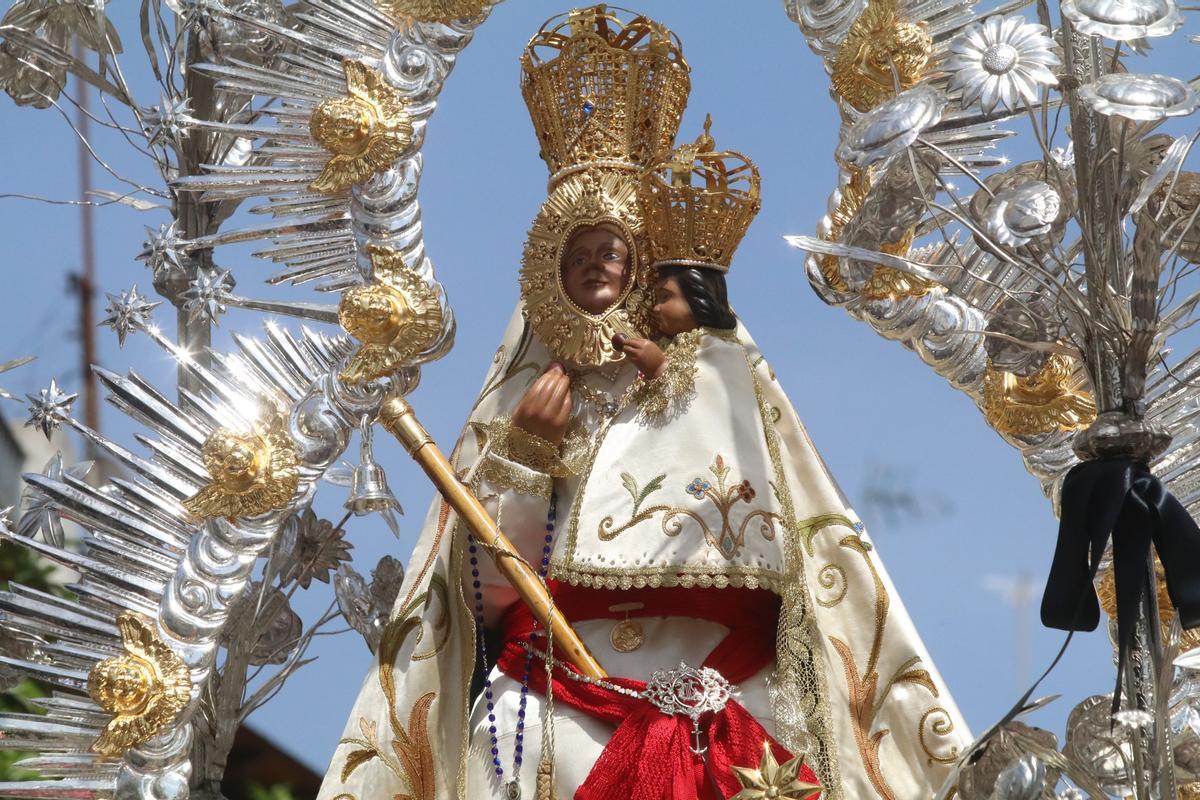 La Virgen de la Cabeza recorre este domingo las calles de Córdoba en procesión