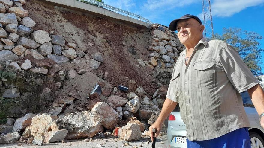 La nueva carretera de acceso a Valnalón, todavía sin inaugurar, se derrumba: &quot;Por aquí es imposible que pasen 50 camiones al día&quot;