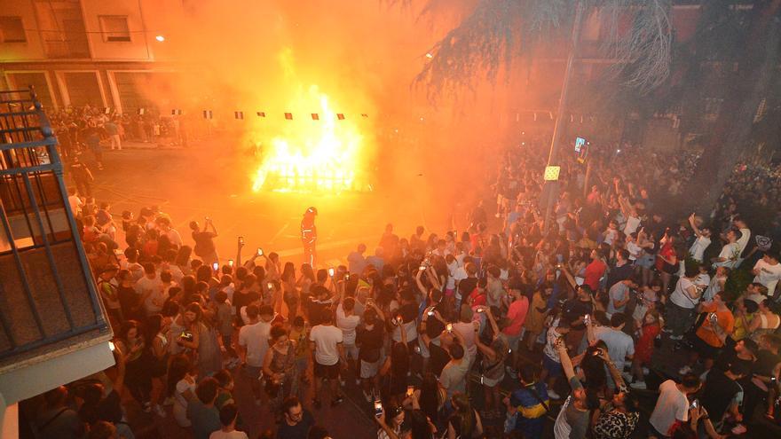 Las fiestas de San Juan de Plasencia repiten éxito con su falla