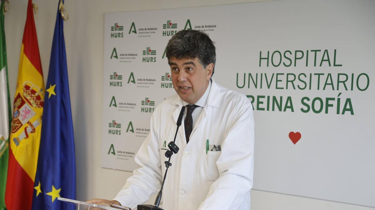 José María Dueñas, coordinador de trasplantes del hospital, en la presentación de la Semana del Donante.
