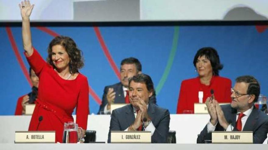 Ana Botella junto al presidente de la Comunidad de Madrid, Ignacio González, y el presidente del Gobierno, Mariano Rajoy.