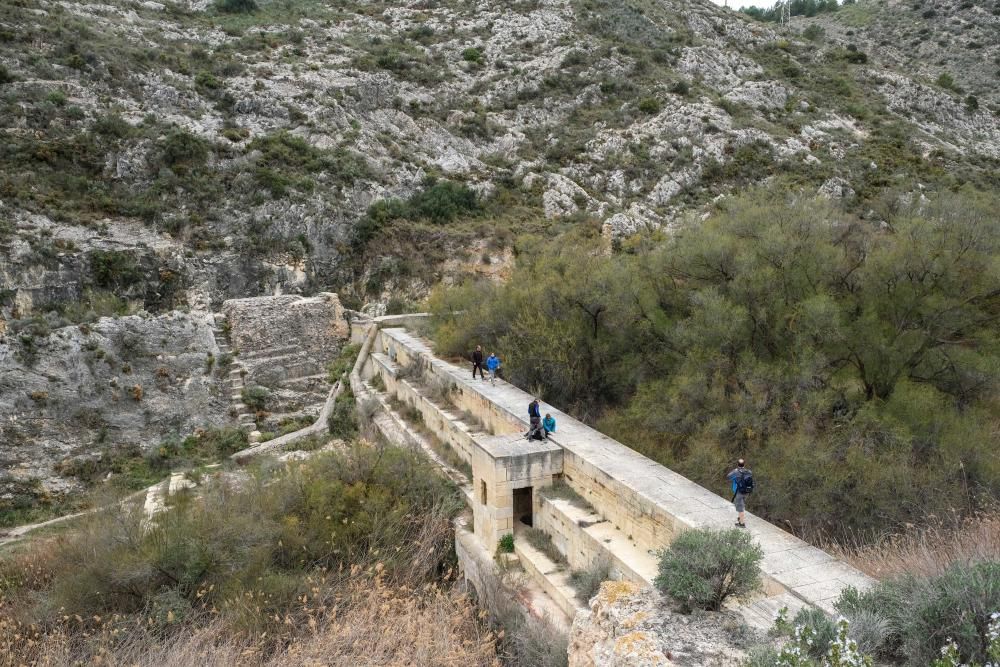 Lunes de "mona" en el Pantano de Elda