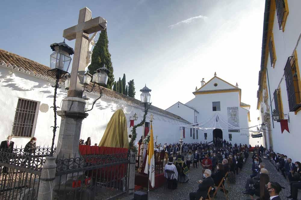 La Virgen de la Paz vuelve a su plaza de Capuchinos