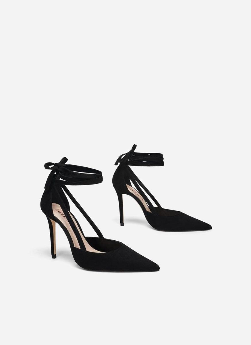 Zapatos negros de Uterqüe (Precio: 89 euros)
