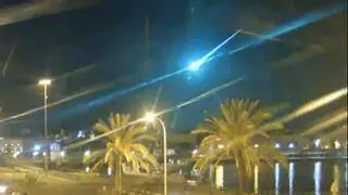 Una bola de fuego atraviesa el cielo de Cádiz