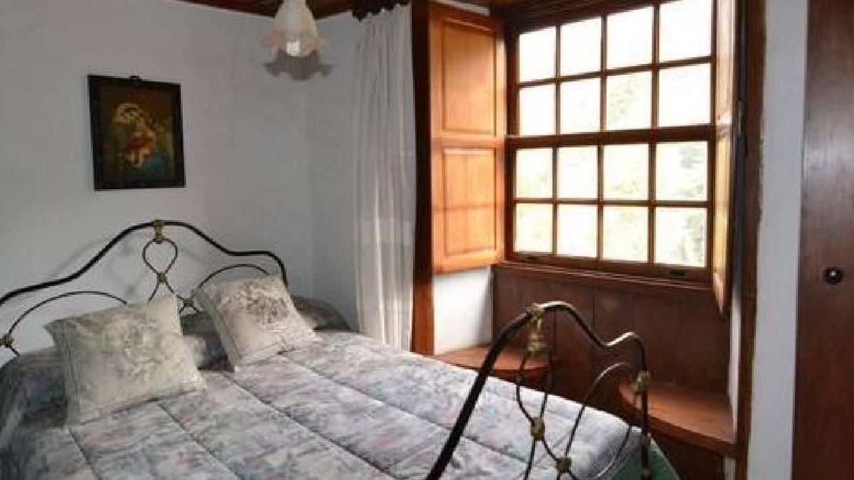 Se vende casa antigua con terreno en Icod de los Vinos