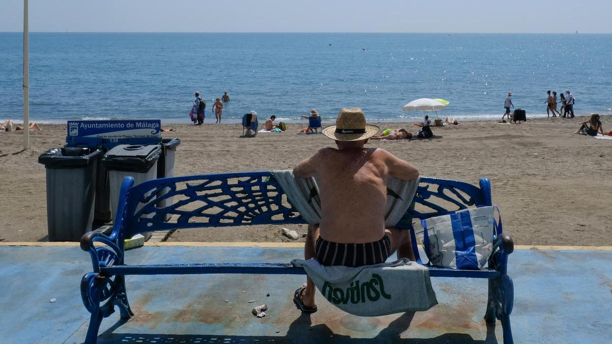 Las playas de Málaga se llenan el Domingo de Resurrección