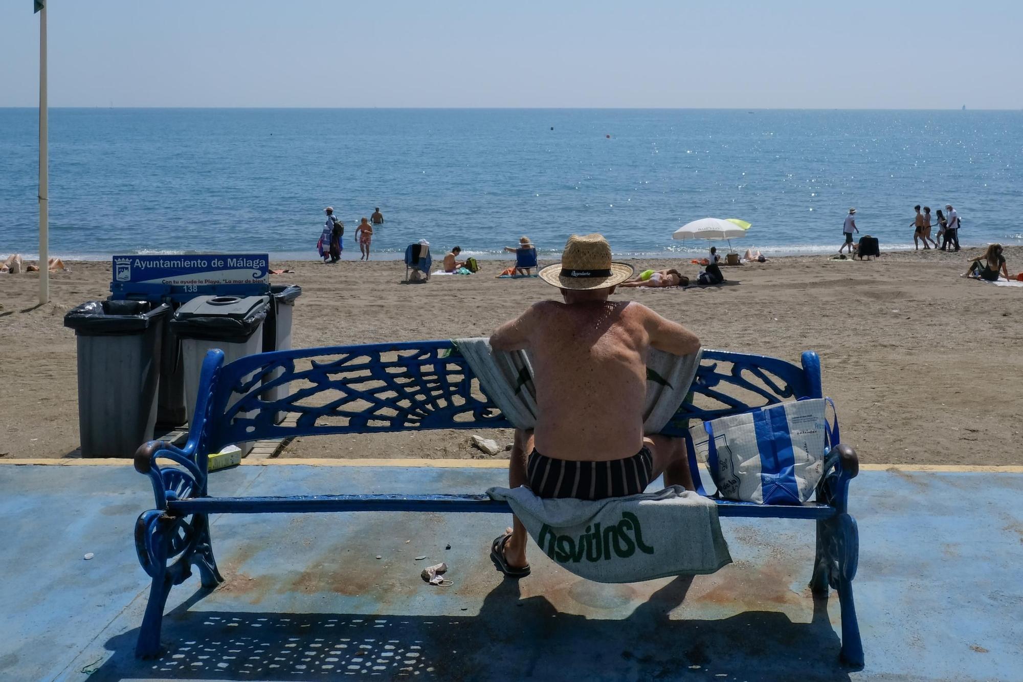 Las playas de Málaga se llenan el Domingo de Resurrección