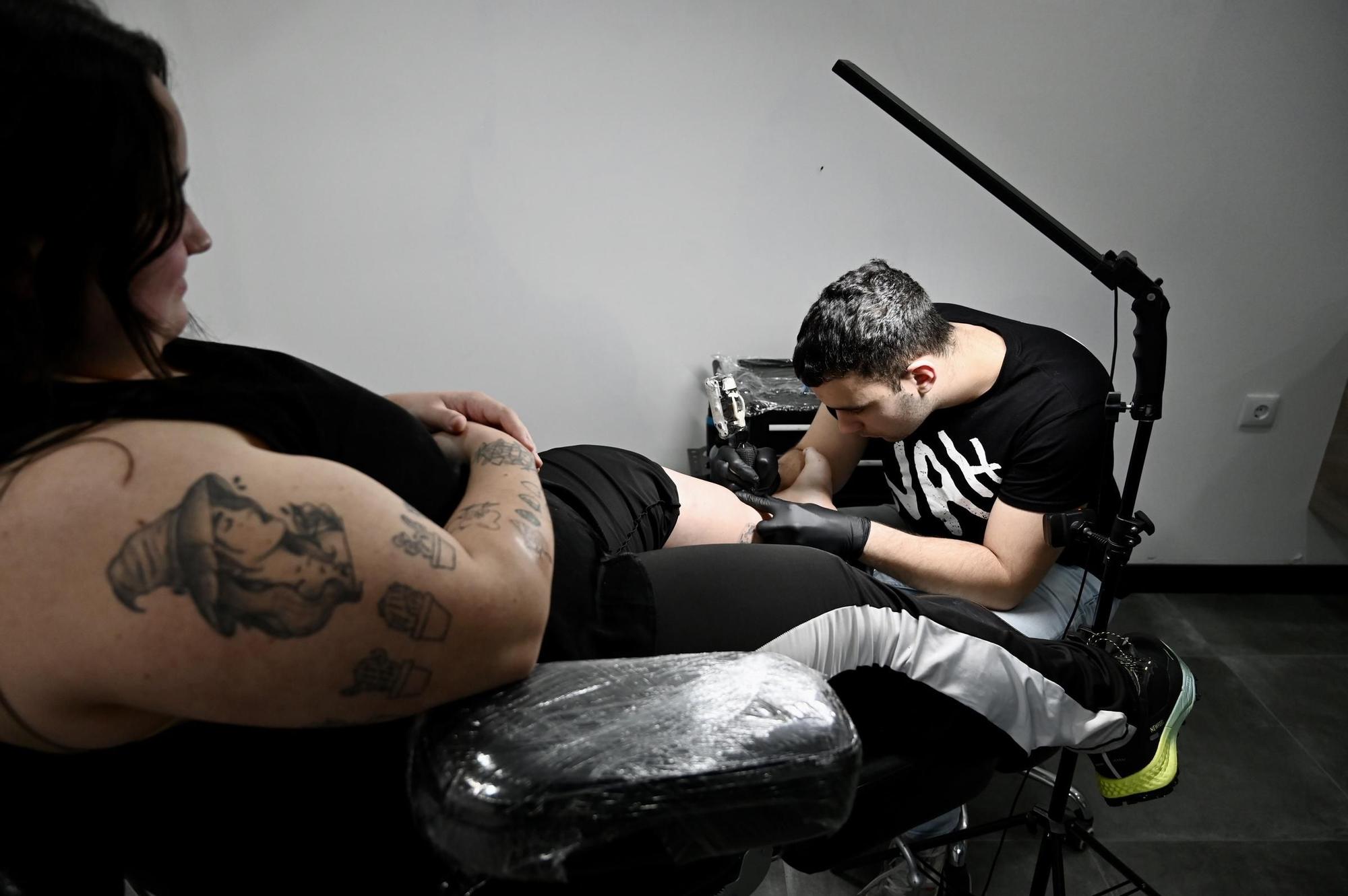 Los tatuajes, un negocio puntero en la ciudad