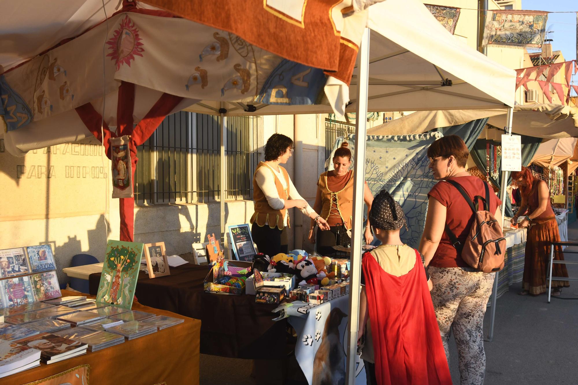 El mercadillo medieval de Guadalupe, en imágenes