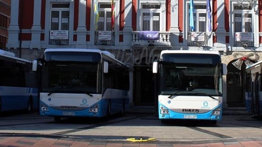 Los nuevos autobuses de la flota mierense