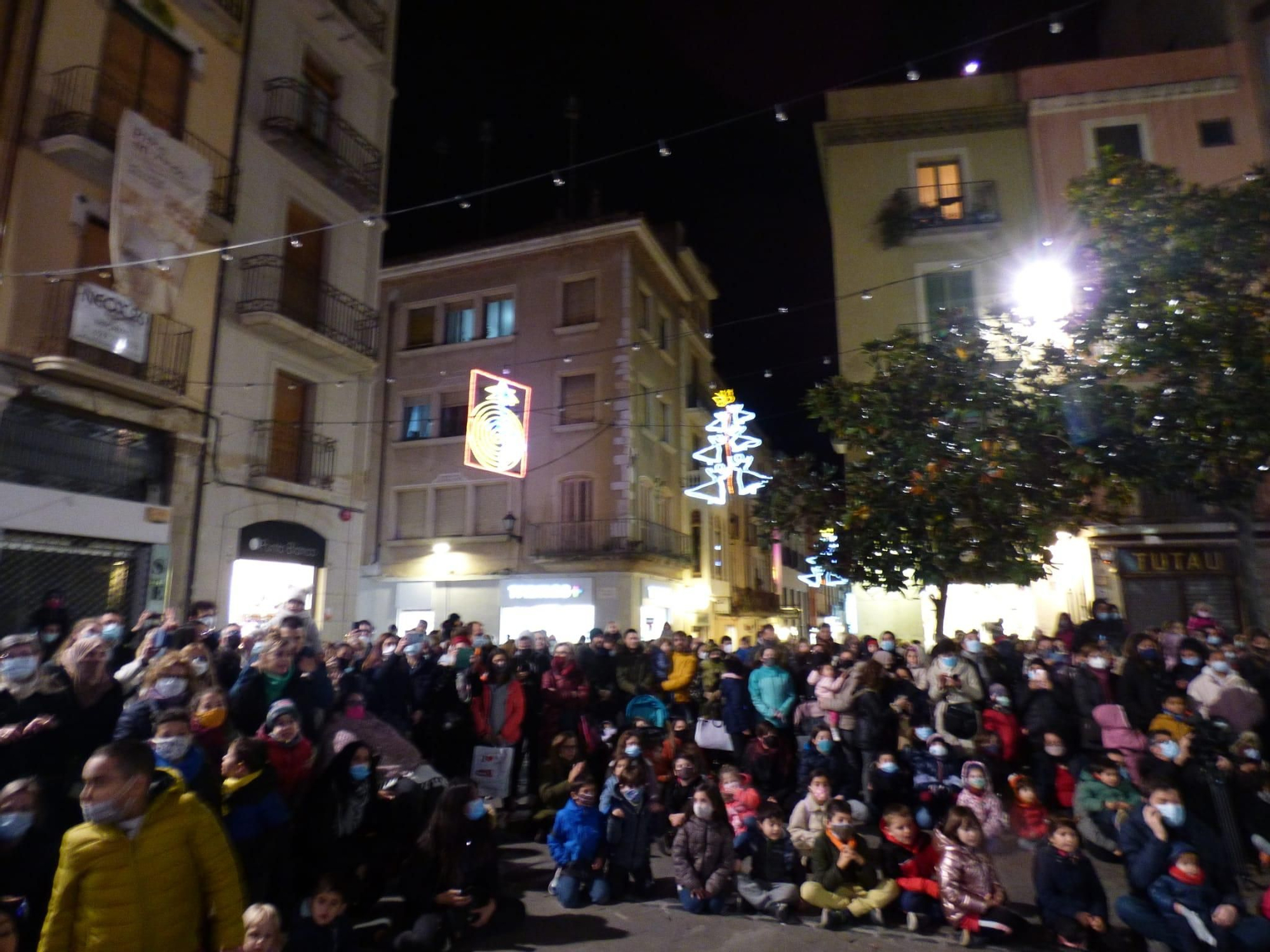 Figueres transforma els seus carrers i places en un conte de Nadal