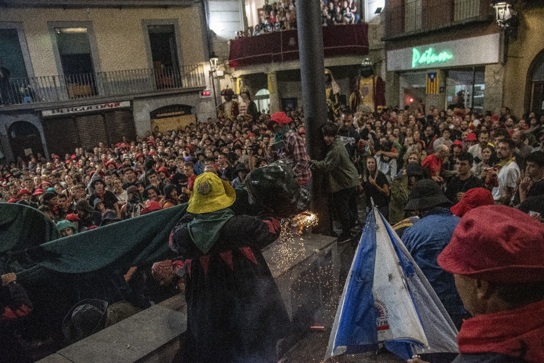 La Patum diu adeu amb èxit i una sorpresa dolça pels 400 anys