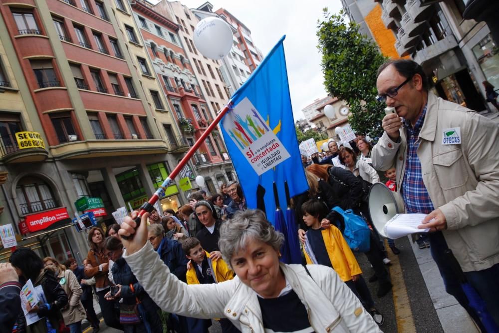 Manifestación por la enseñanza concertada