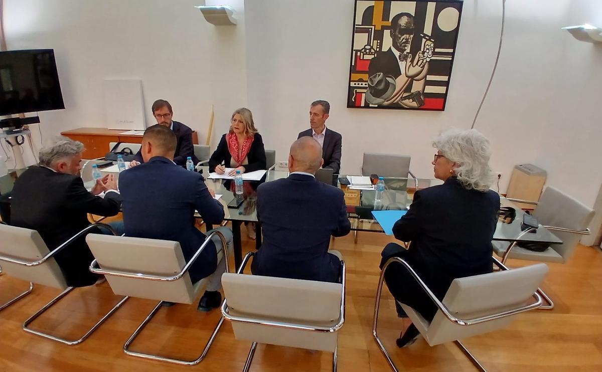 La reunión mantenida el pasado martes del Ayuntamiento de Nàquera con la Conselleria de Educación.