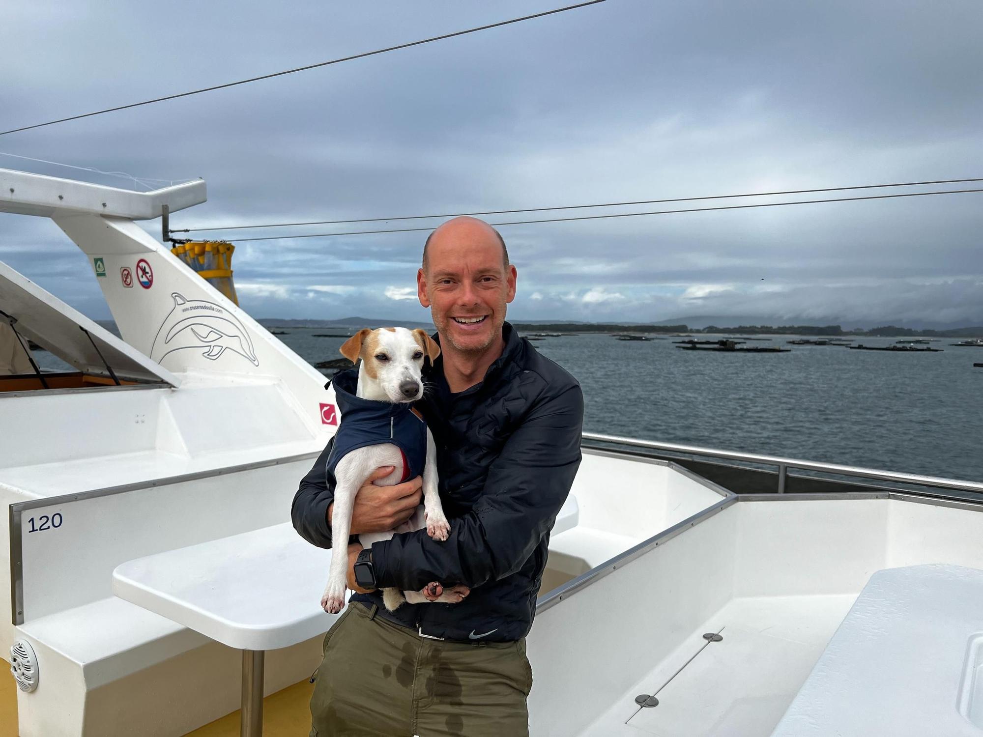 Así disfruta  de las Rías Baixas el perro "influencer" Pipper