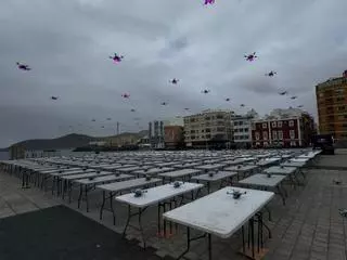 300 drones y una danza de luces 3D: así se construyó el espectáculo de Quevedo que iluminó el cielo de Las Canteras
