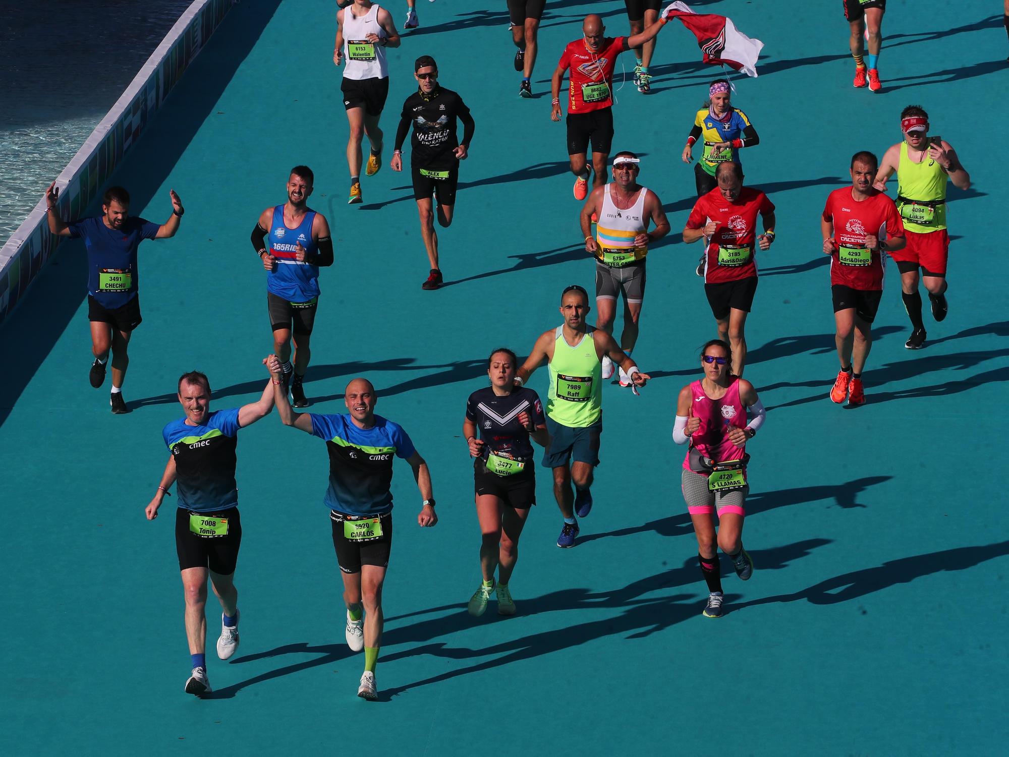 ¡Busca tu foto! Llegada del Maratón Valencia 2021