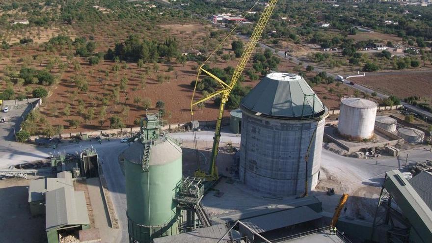 El Govern incrementa las exigencias ambientales a la fábrica de cemento de Lloseta