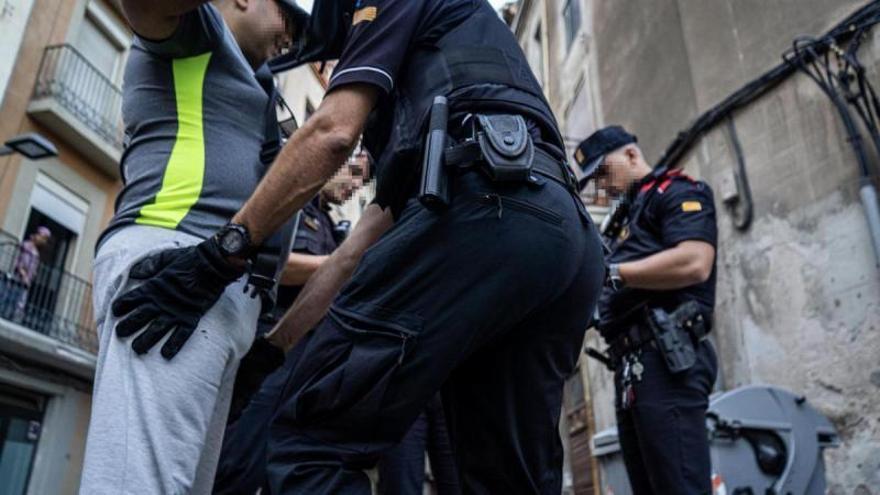 Els Mossos d'Esquadra han comissat 100 armes blanques al Bages i al Moianès en tot el que portem d’any 2026