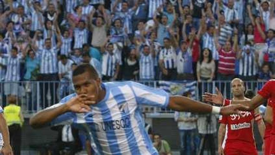 Rondón celebra el gol de la Champions y entra en la historia del malaguismo.