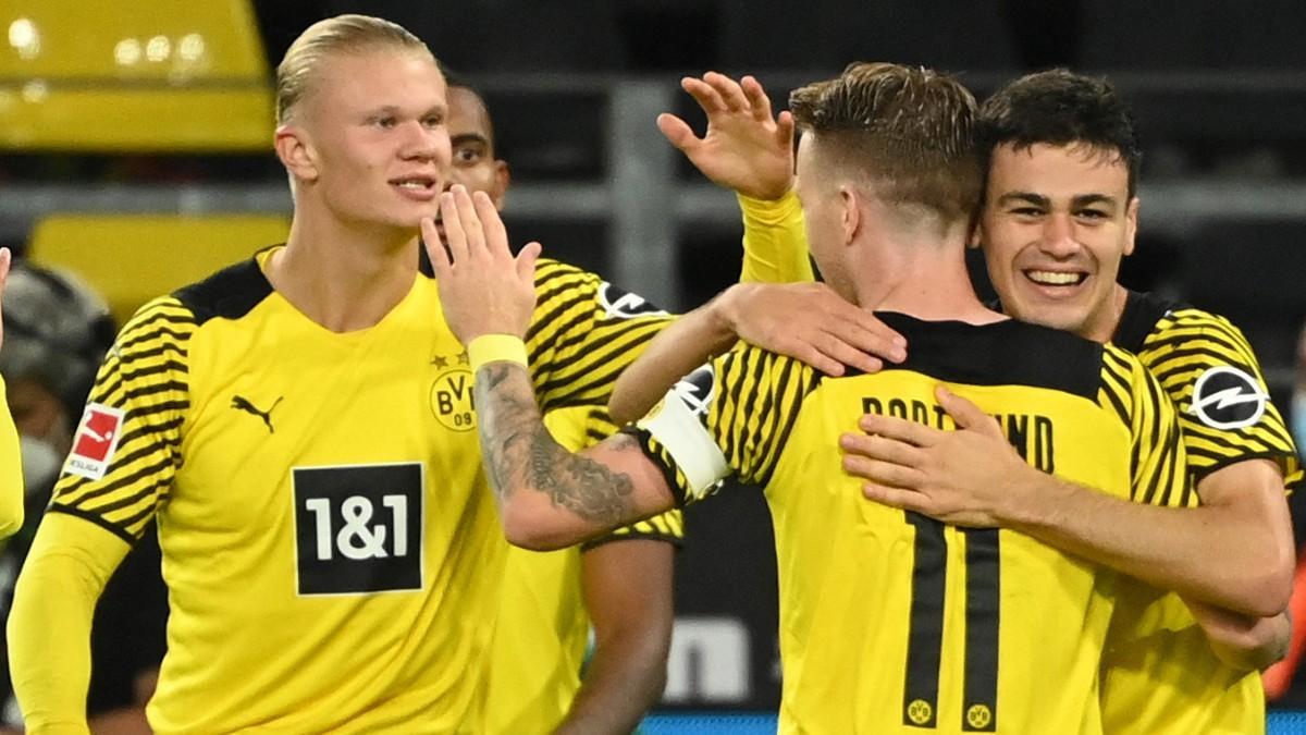 Los jugadores del Dortmund celebrando el primer gol