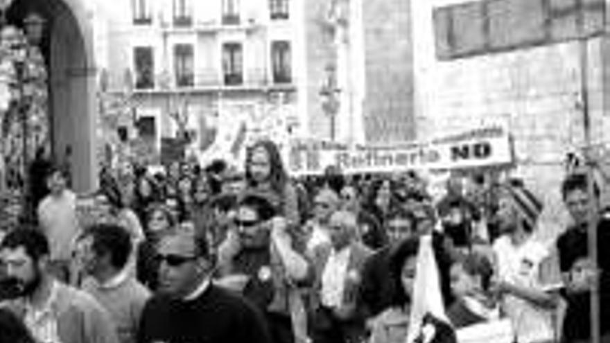 Manifestación contra la refineria