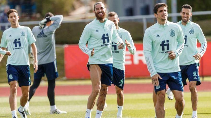 Pau Torres quiere afianzarse en la defensa de España ante Suiza