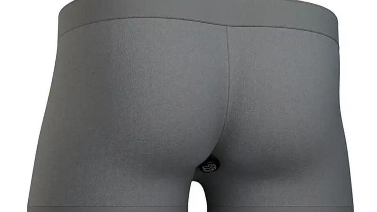 Modelo de ropa interior inteligente.