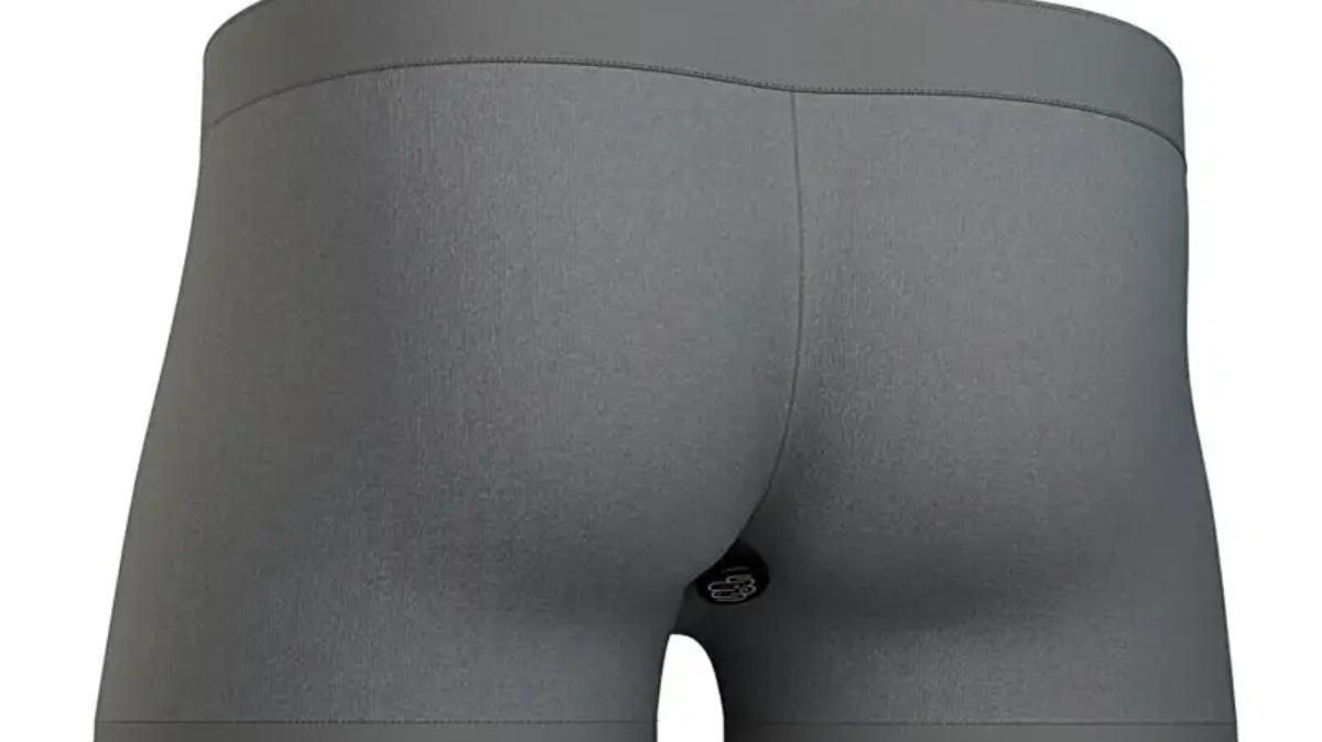 Modelo de ropa interior inteligente.